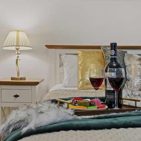 Sweet Luxury Three Rooms Apartment City Center Universitate Boekarest Buitenkant foto