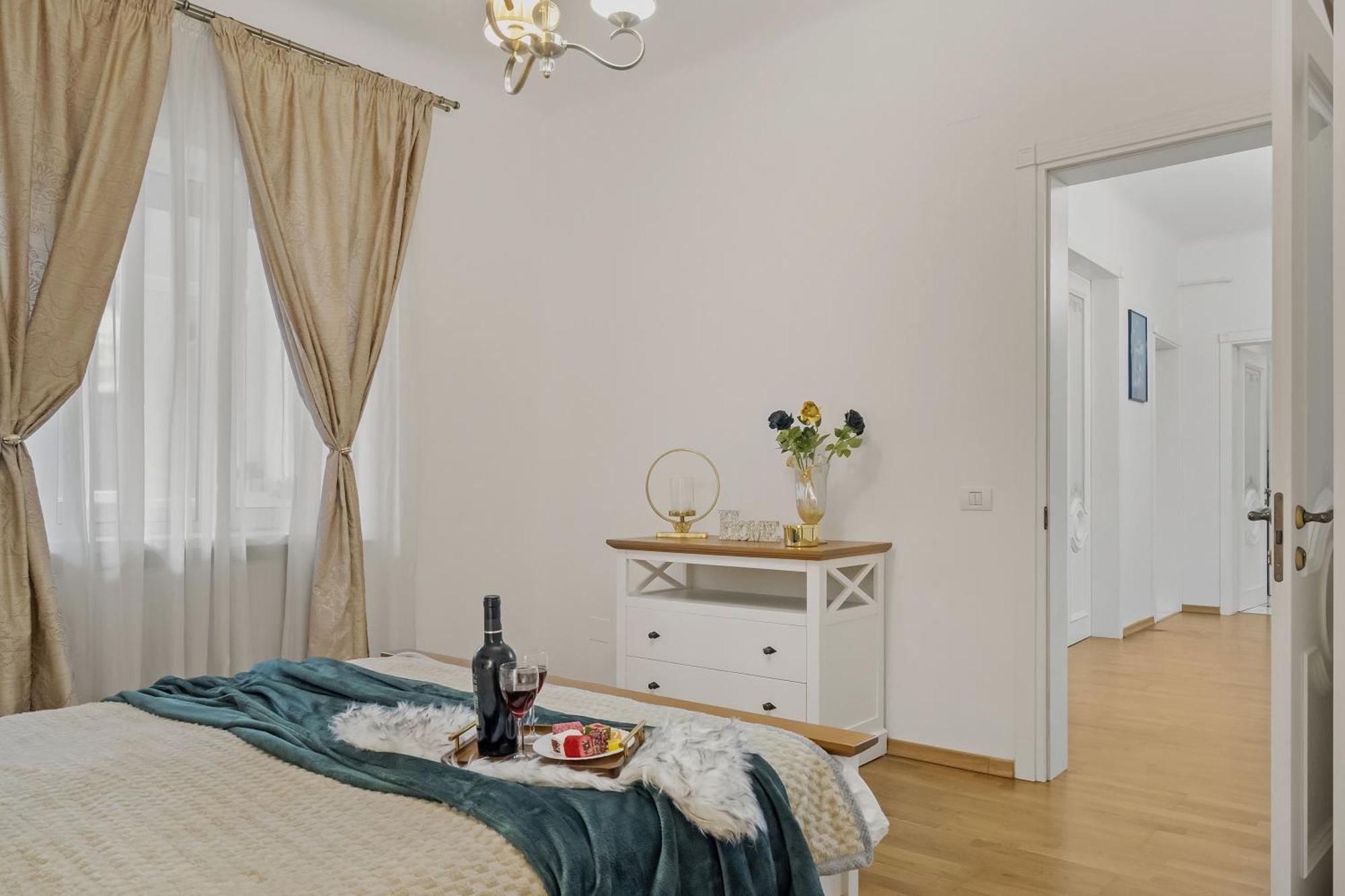 Sweet Luxury Three Rooms Apartment City Center Universitate Boekarest Buitenkant foto