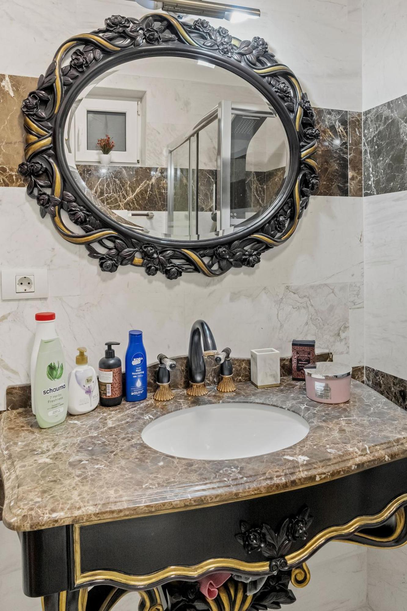 Sweet Luxury Three Rooms Apartment City Center Universitate Boekarest Buitenkant foto